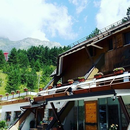 Hotel Nido Dell'Aquila Assergi Bagian luar foto