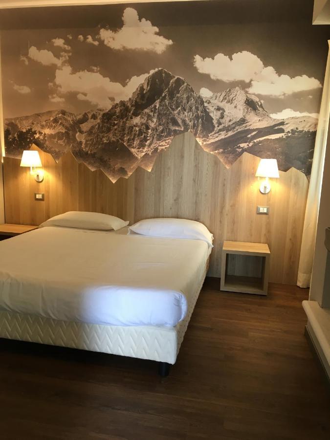 Hotel Nido Dell'Aquila Assergi Bagian luar foto