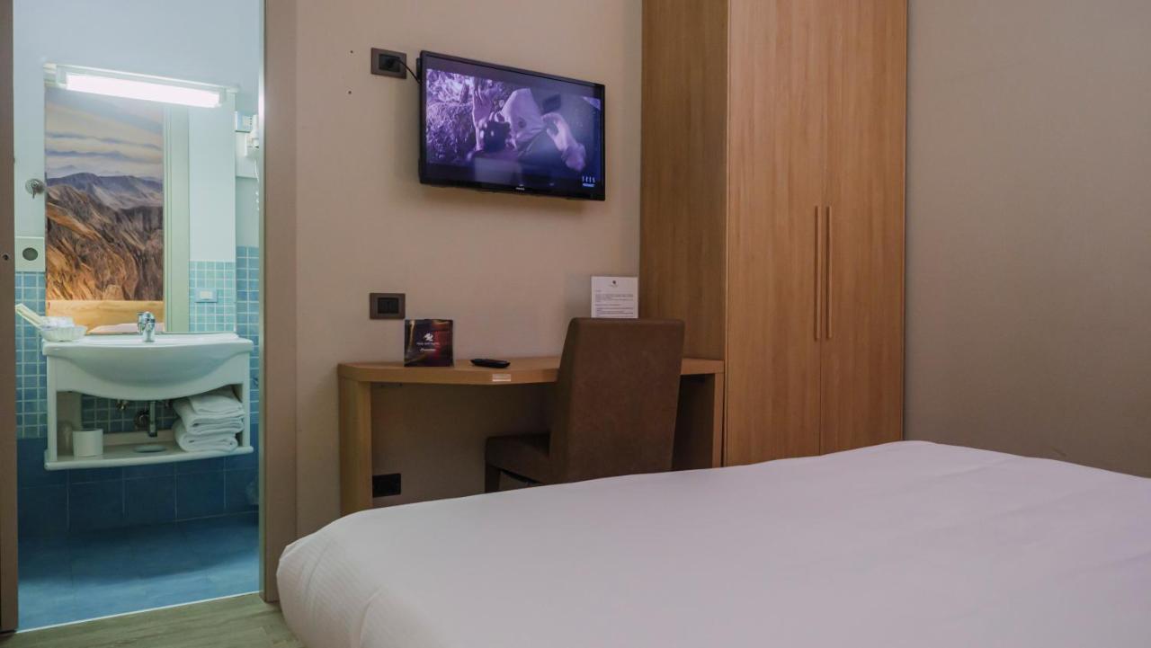 Hotel Nido Dell'Aquila Assergi Bagian luar foto