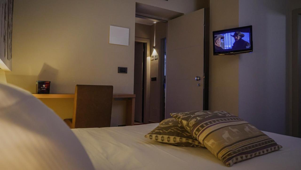 Hotel Nido Dell'Aquila Assergi Bagian luar foto