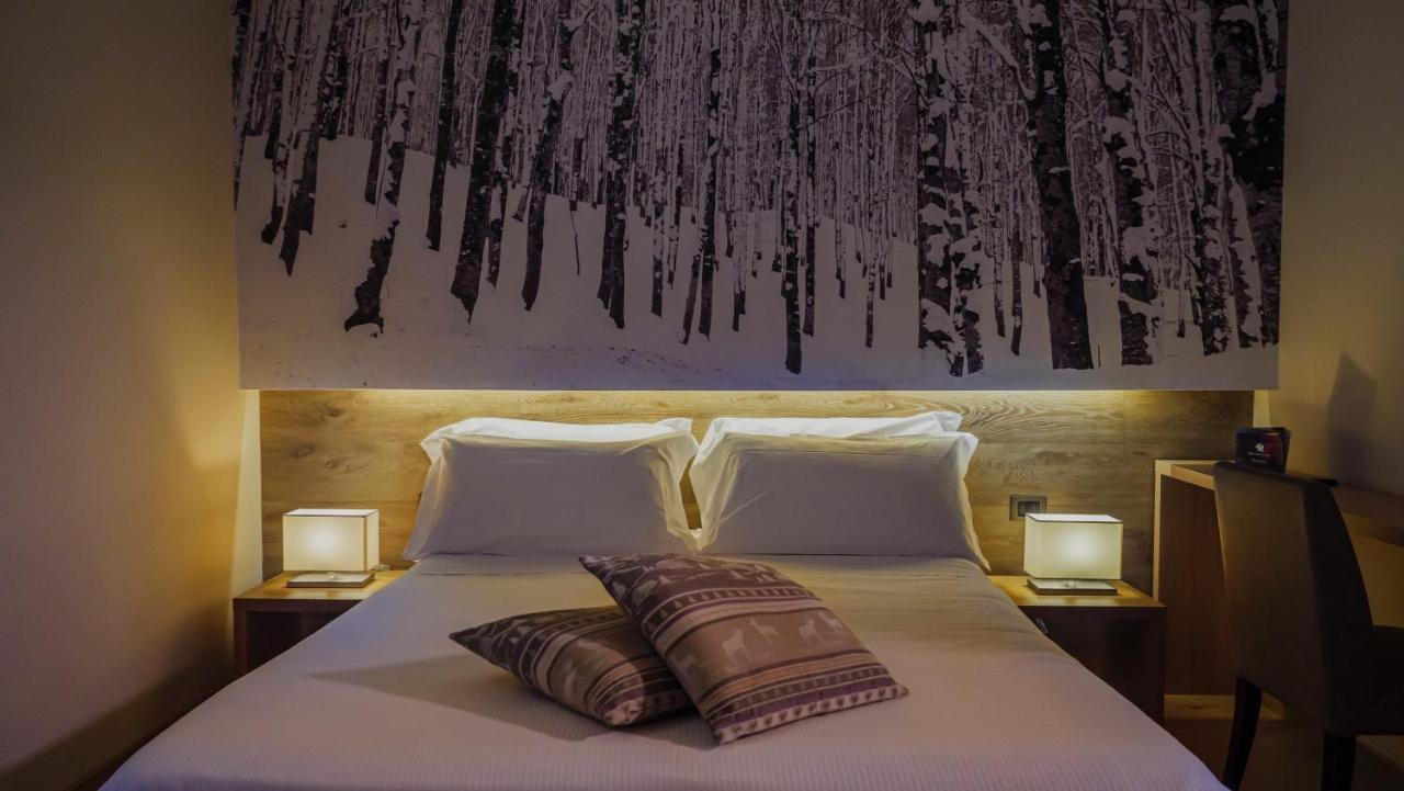 Hotel Nido Dell'Aquila Assergi Bagian luar foto