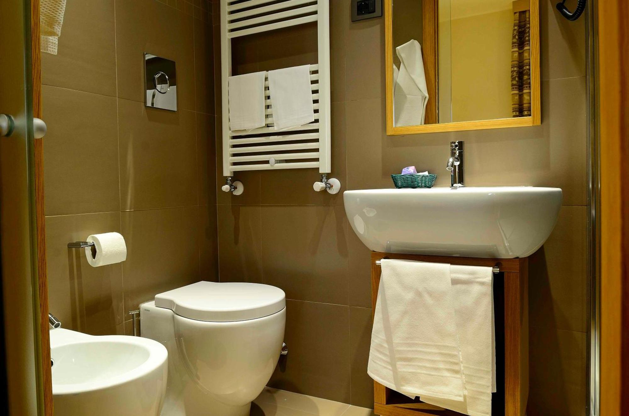 Hotel Nido Dell'Aquila Assergi Bagian luar foto