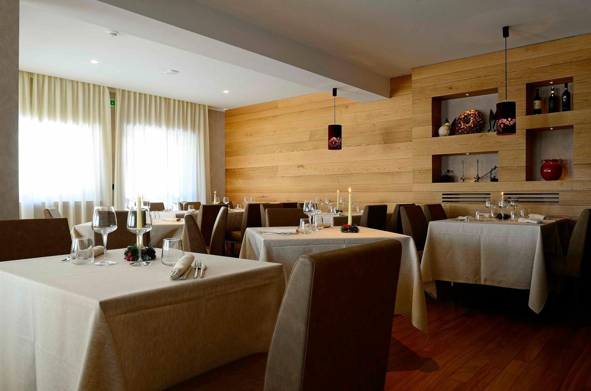 Hotel Nido Dell'Aquila Assergi Bagian luar foto