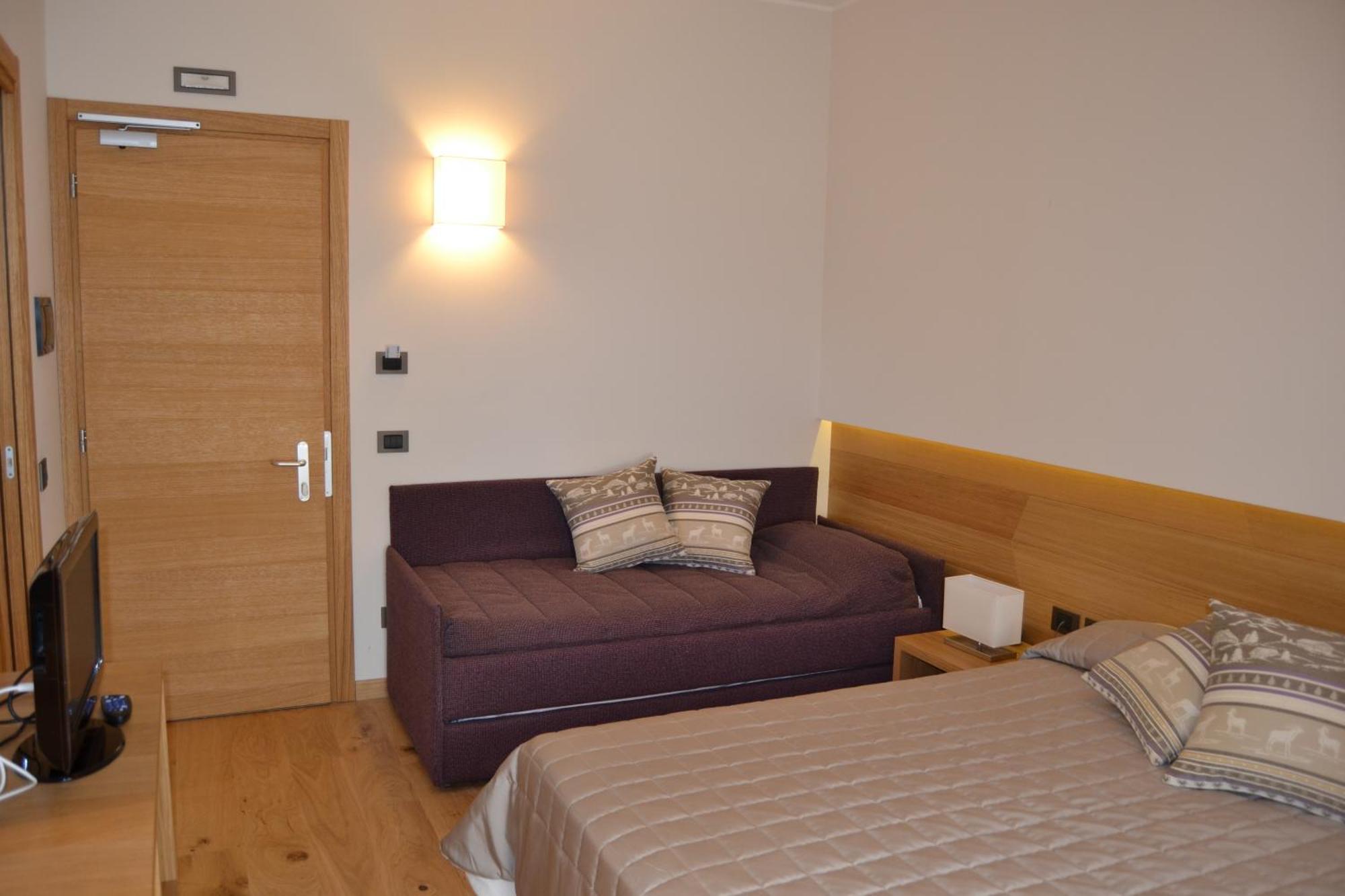 Hotel Nido Dell'Aquila Assergi Bagian luar foto