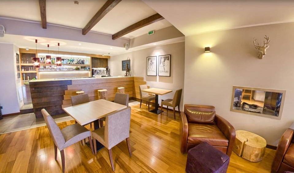 Hotel Nido Dell'Aquila Assergi Bagian luar foto