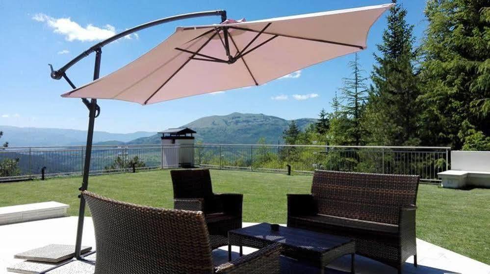 Hotel Nido Dell'Aquila Assergi Bagian luar foto
