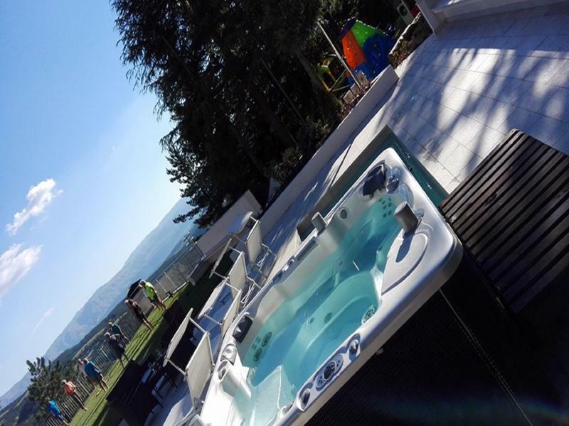 Hotel Nido Dell'Aquila Assergi Bagian luar foto